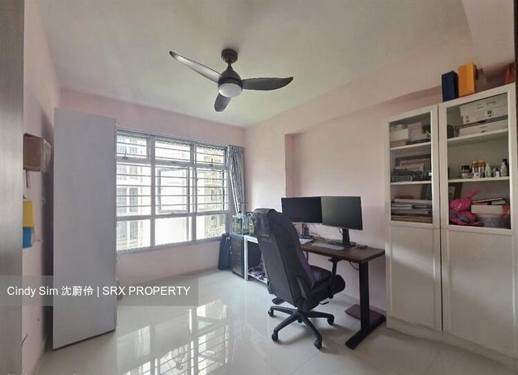 Blk 876A Tampines Avenue 8 (Tampines), HDB Executive #631387301